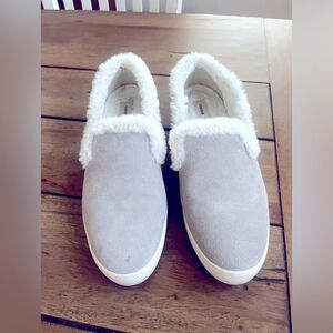BIRDIE SUEDE GRAY LEATHER WITH PLUSH INTERIOR! Swift slip-on! Women Size 7.5